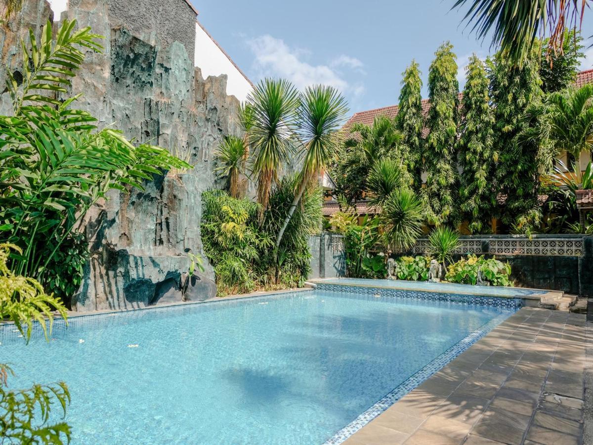 Hotel Mahkota Plengkung By Ecommerceloka Banyuwangi  Exterior photo