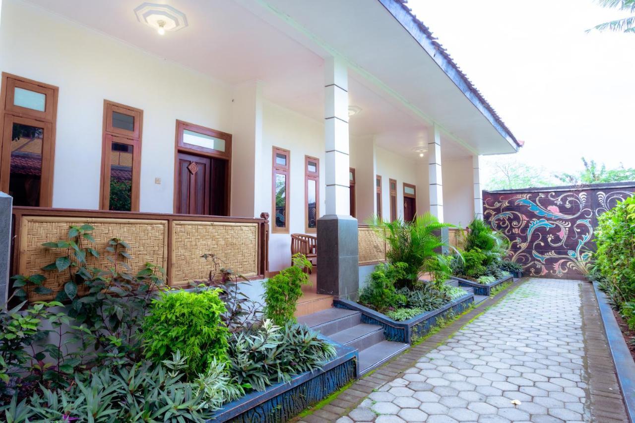Hotel Mahkota Plengkung By Ecommerceloka Banyuwangi  Exterior photo