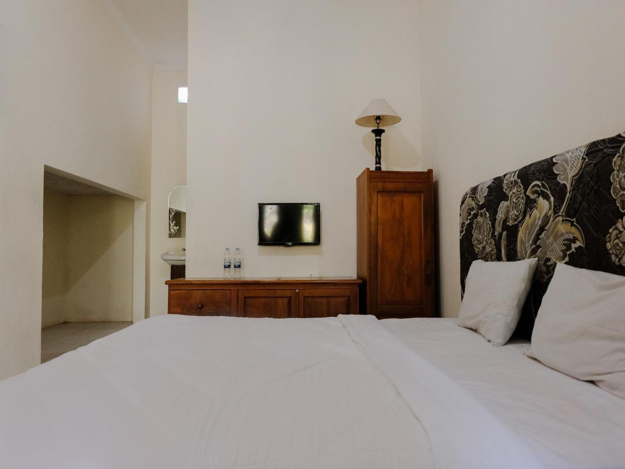 Hotel Mahkota Plengkung By Ecommerceloka Banyuwangi  Room photo