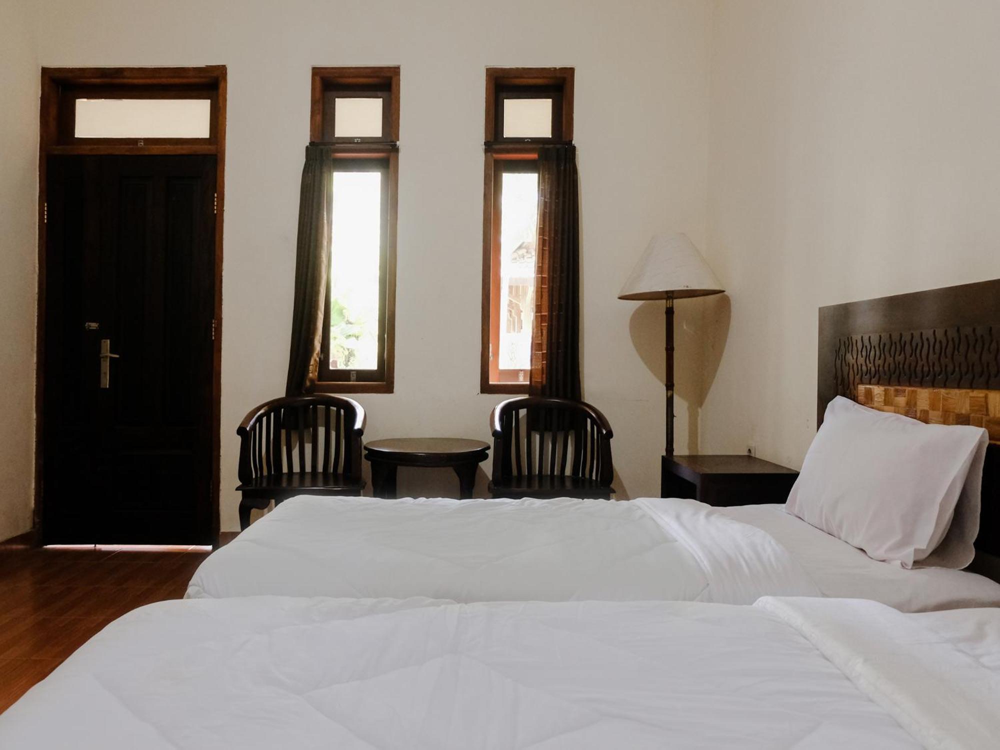 Hotel Mahkota Plengkung By Ecommerceloka Banyuwangi  Room photo